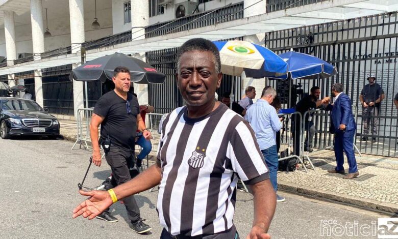 Sósia de Pelé recorda experiências e quer seguir homenageando o Rei