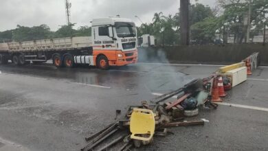 VÍDEO - Anchieta é fechada para protesto contra a PM