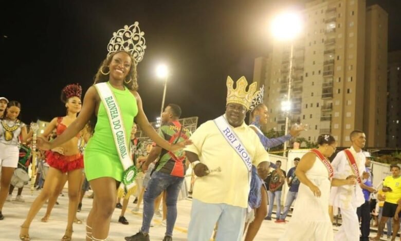 Passarela do Samba de Santos é reaberta pela Corte Carnavalesca