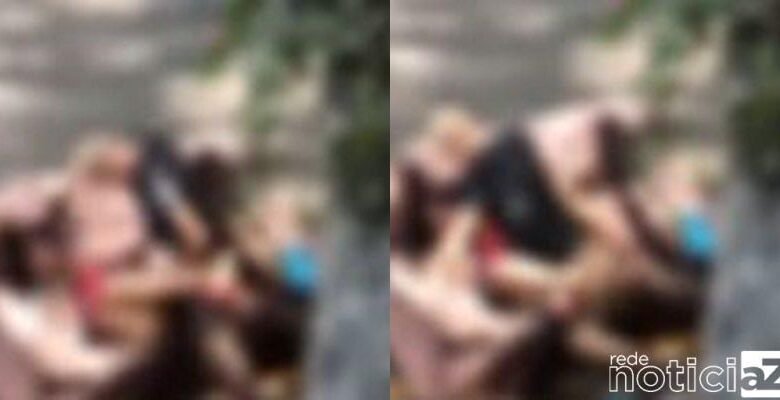 VÍDEO - Casal faz sexo em frente de populares e chocam