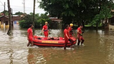 Sobe para 40 o número de mortos no Litoral de SP no maior volume de chuva da história do Brasil