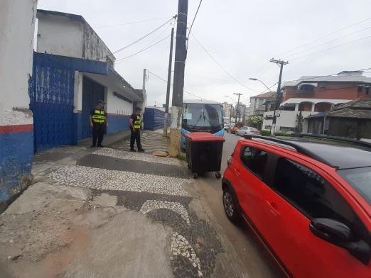 Santos autua 10 veículos por irregularidades dentro do Projeto Turista Legal