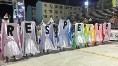 Unidos da Zona Noroeste é campeã do grupo de acesso no Carnaval de Santos
