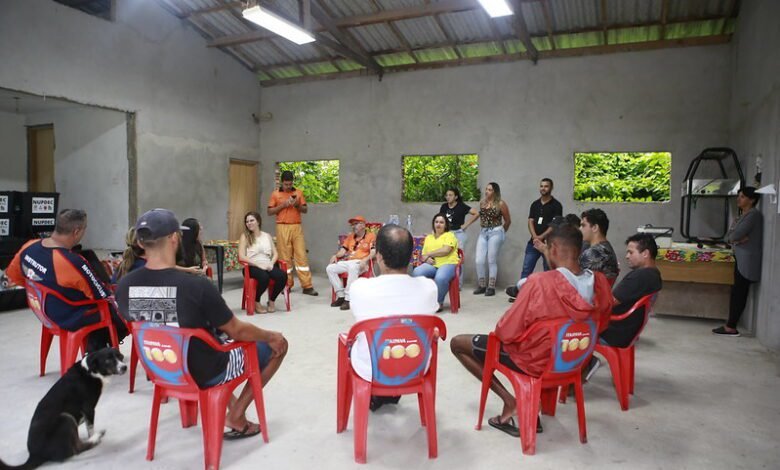 Moradores da Prainha Branca são qualificados para ação de resposta em caso de desastres naturais