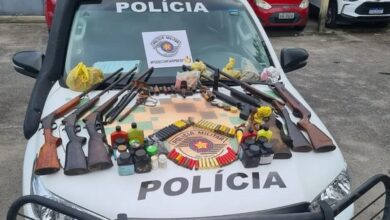 Carro e armas de caça são apreendidos em Ubatuba