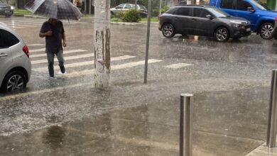 VÍDEO - Forte temporal provoca alagamentos e caos em Santos