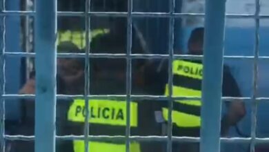 VÍDEO - Bandido invade escola de Praia Grande durante fuga e vai preso