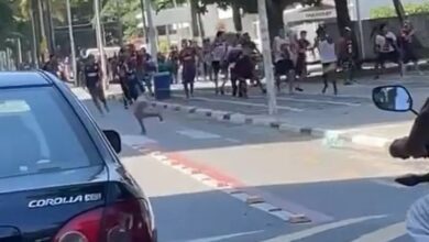 VÍDEO – Torcedores do Palmeiras e Cerro Porteño brigam no centro de Guarujá