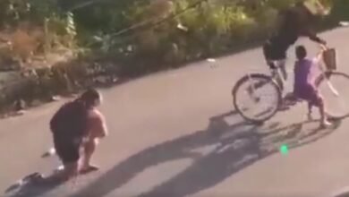 VÍDEO - Idosa e criança são roubados e agredidos por bandido em São Vicente