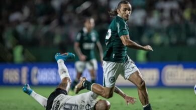 Corinthians perde de virada para o Goiás na estreia de Cuca