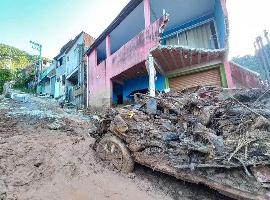 Litoral Norte sob alerta para chuvas fortes