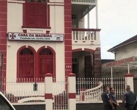 Bandido morre após tentar atacar PM durante invasão a comércio em Santos