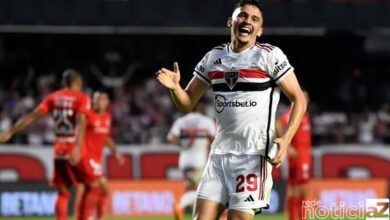 São Paulo vence o Inter e chega ao G4 do Brasileirão