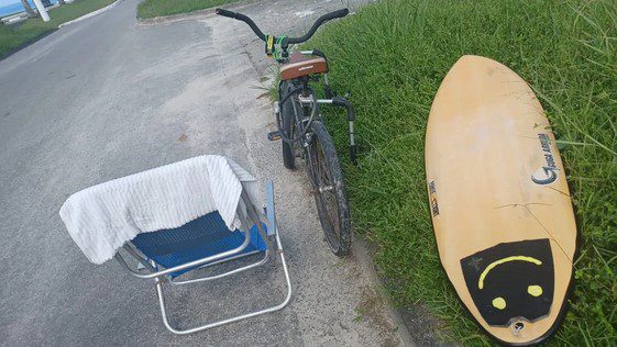 Surfista flagra do mar bicicleta sendo furtada e bandido é preso