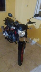 Homens suspeitos de adulteração de veículos roubados em São Vicente são presos