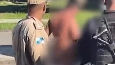 VÍDEO - Motorista fica com câmbio preso ao ânus
