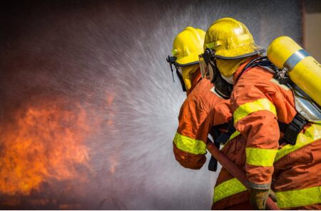 Simulado de brigada de incêndio altera expediente de unidades de saúde em Santos