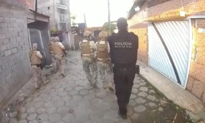 Suspeito de explodir agência bancária em Guarujá preso