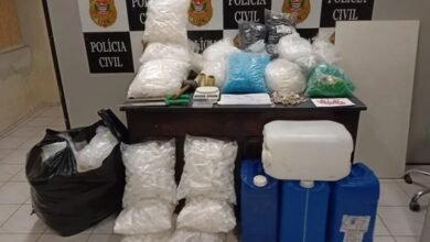 Barracos usados para o tráfico de drogas em Santos são estourados