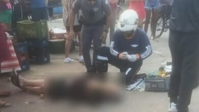 Policial aposentado morre baleado no meio de feira livre no Guarujá