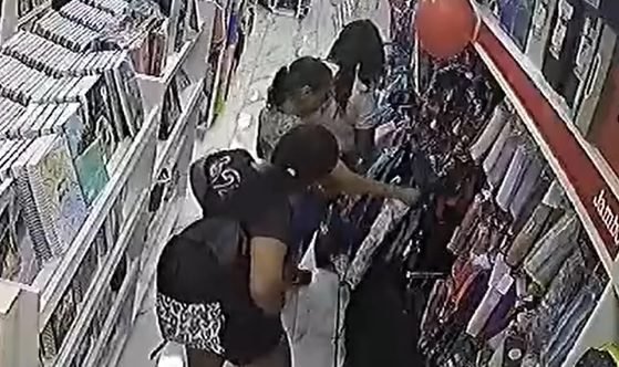 Mulheres são flagradas furtando papelaria em Santos