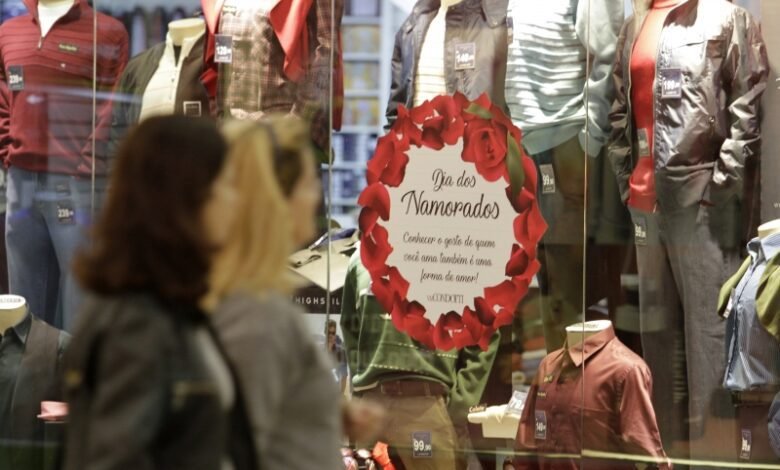 Moradores do Litoral devem gastar com flores e chocolates em Dia dos Namorados