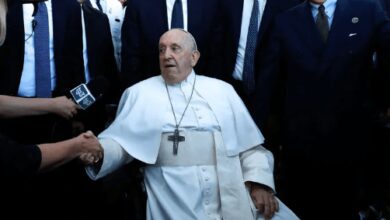 Papa Francisco deixa hospital após nove dias de internação