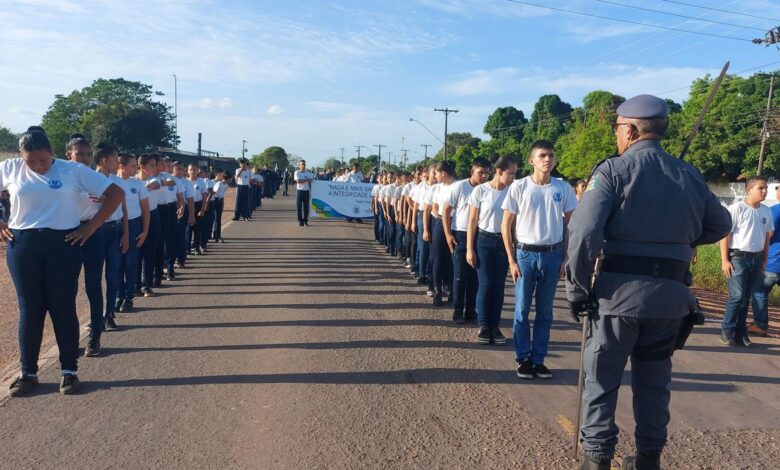 Governo federal vai encerrar programa de escolas cívico-militares