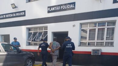 Homem acusado de homicídio é detido na praia