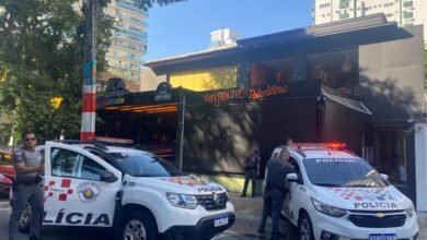 Incêndio atinge bar no Gonzaga em Santos