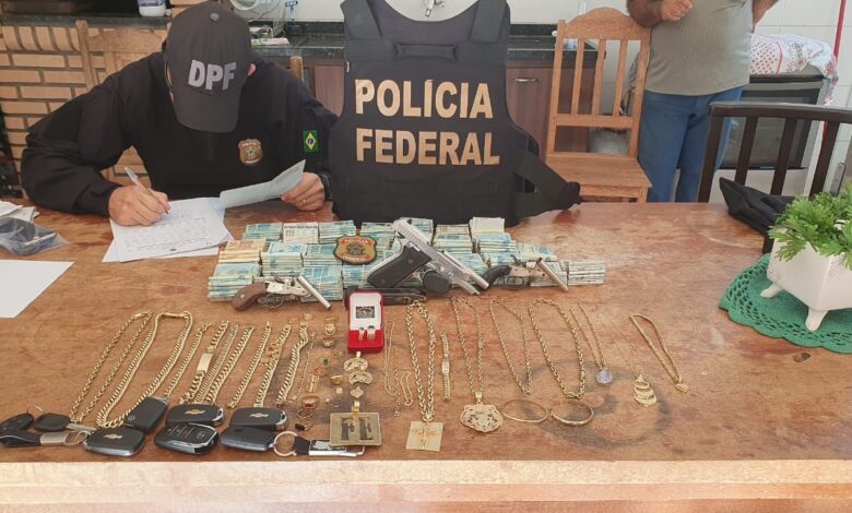 VÍDEOS - Polícia Federal deflagra operação contra o tráfico de drogas e lavagem de dinheiro