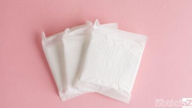 No Dia da Mulher, Bolsonaro assina projeto para a distribuição de itens de higiene menstrual