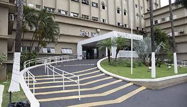 Vítima é golpeada por morador de rua e internada em estado grave