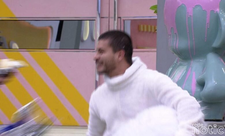 Arthur Aguiar volta para o BBB 22