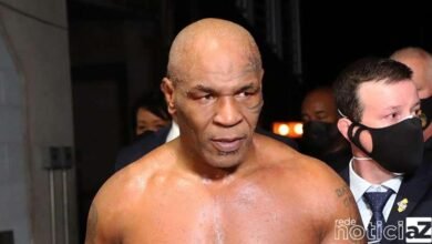 Mike Tyson agride passageiro dentro de avião