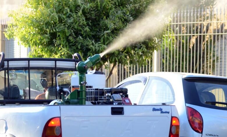 Bairros Nova Barretos II e III e Conjunto Newton Siqueira Sopa recebem carro do "fumacê"