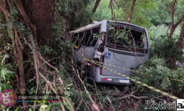 Acidente com ônibus mata sete pessoas e deixa outras 13 feridas no Paraná