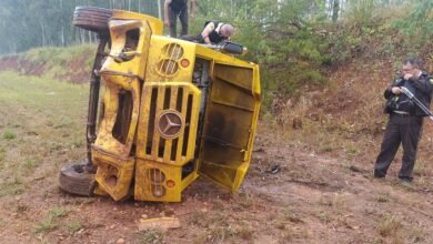 Capotamento de carro forte em Olímpia