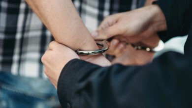 Jovem é preso com lança perfume e drogas em Barretos