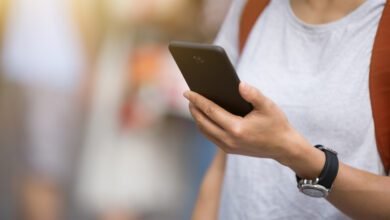 Câmera de segurança flagra furto de celular em escola