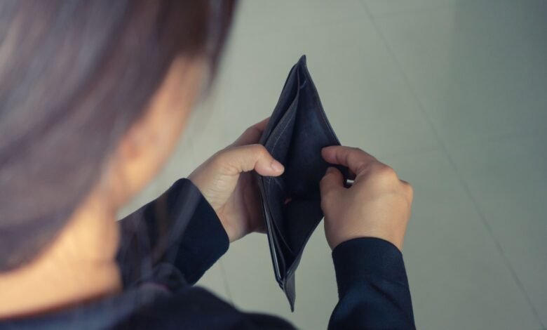 Idosa é furtada e socorrida pelo mesmo homem Idosa é furtada e socorrida pelo mesmo homem