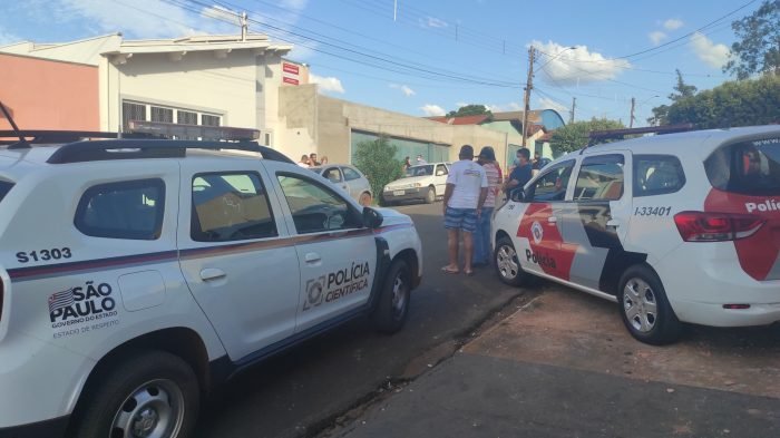 Funcionário é encontrado morto no interior da loja
