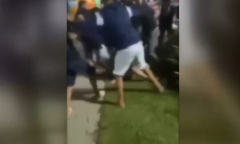 VÍDEO - Adolescente é espancado em praça de Guarujá/SP