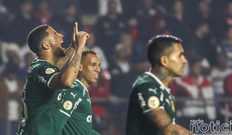 Palmeiras vence o São Paulo na "Trilogia do Choque-Rei" e segue líder do Brasileirão