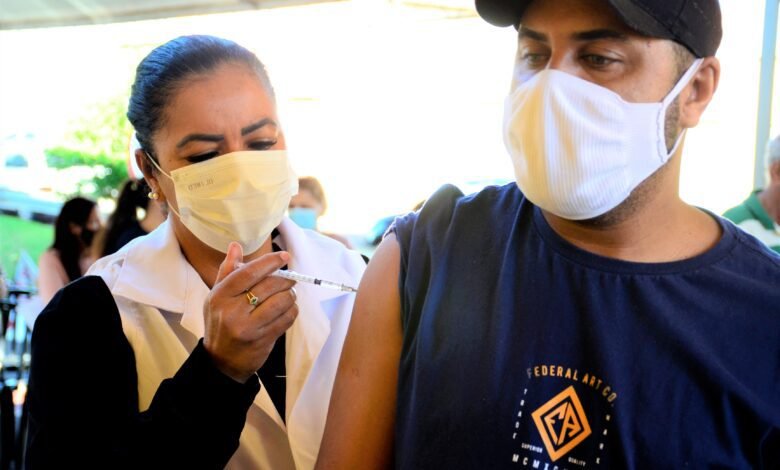 Saúde abrirá vacinação contra a Covid neste sábado