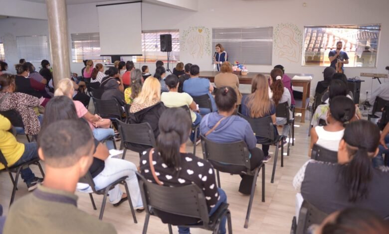 Prefeitura recebe selecionados do Programa Bolsa Trabalho