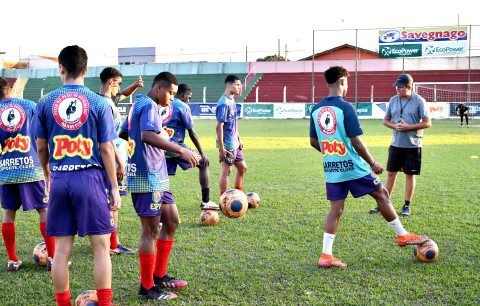 Barretos Esporte Clube treina para enfrentar o Tanabi