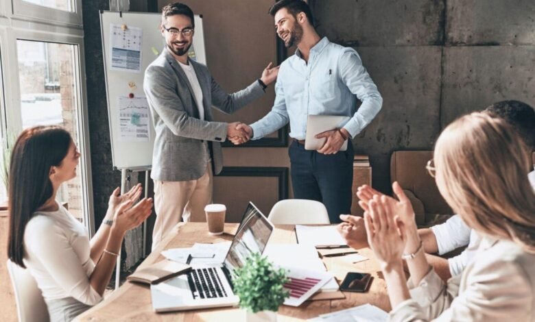 Seja um líder sabendo ouvir e exercendo a humanização