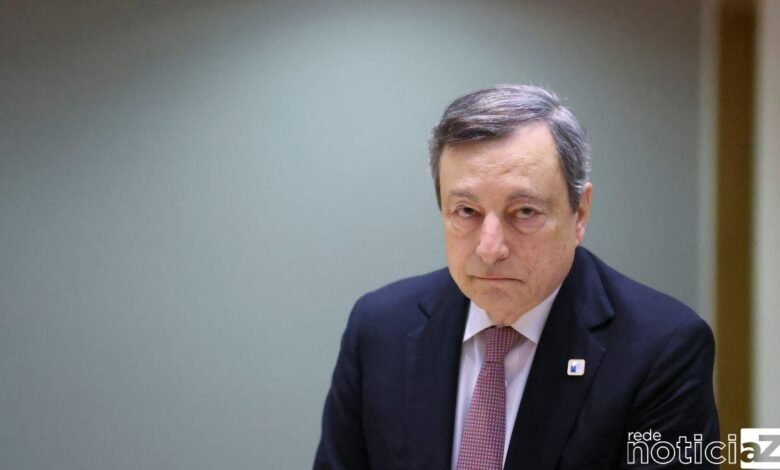 Primeiro-ministro da Itália renuncia o cargo