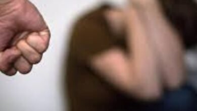 Homem é preso após agredir esposa